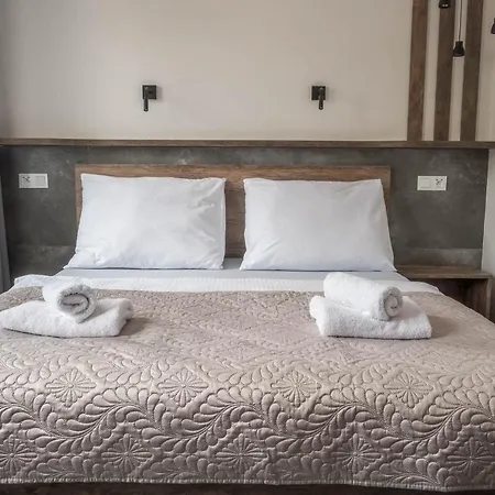 Hotel Veltlin Bed & Wine *