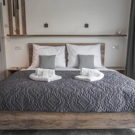 Veltlin Bed & Wine מלון *