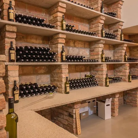 Veltlin Bed & Wine *